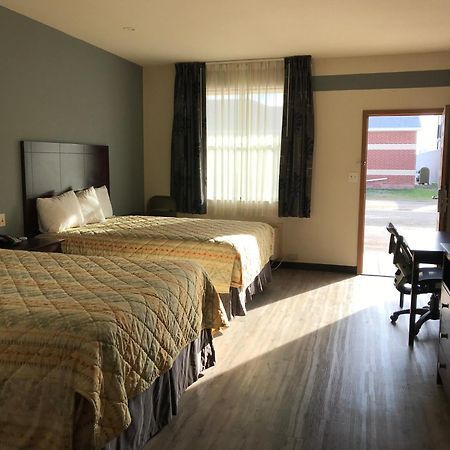 Big Lake Inn And Suites Esterno foto