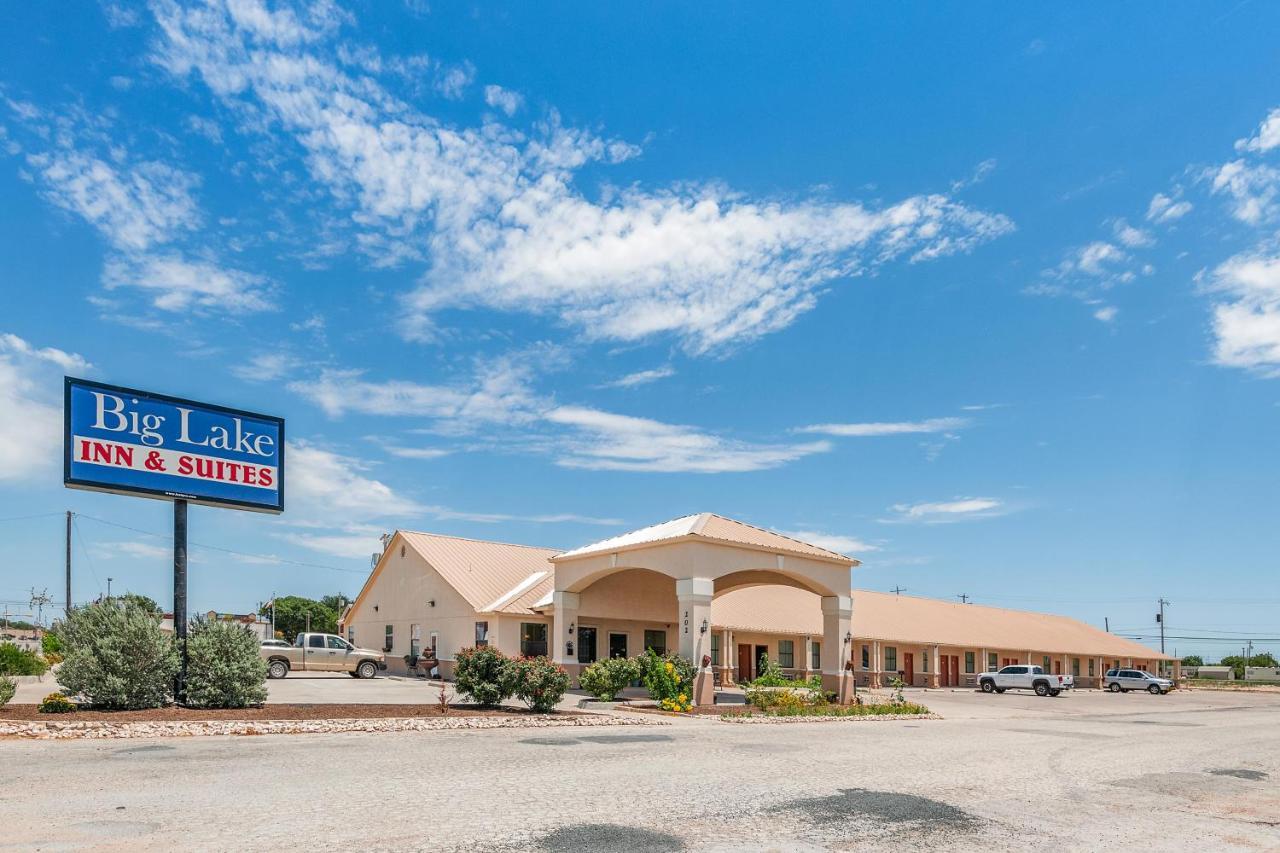 Big Lake Inn And Suites Esterno foto