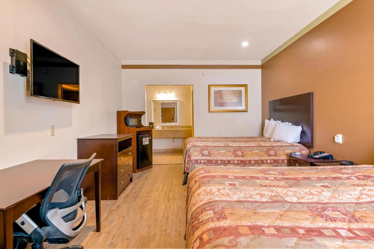 Big Lake Inn And Suites Esterno foto