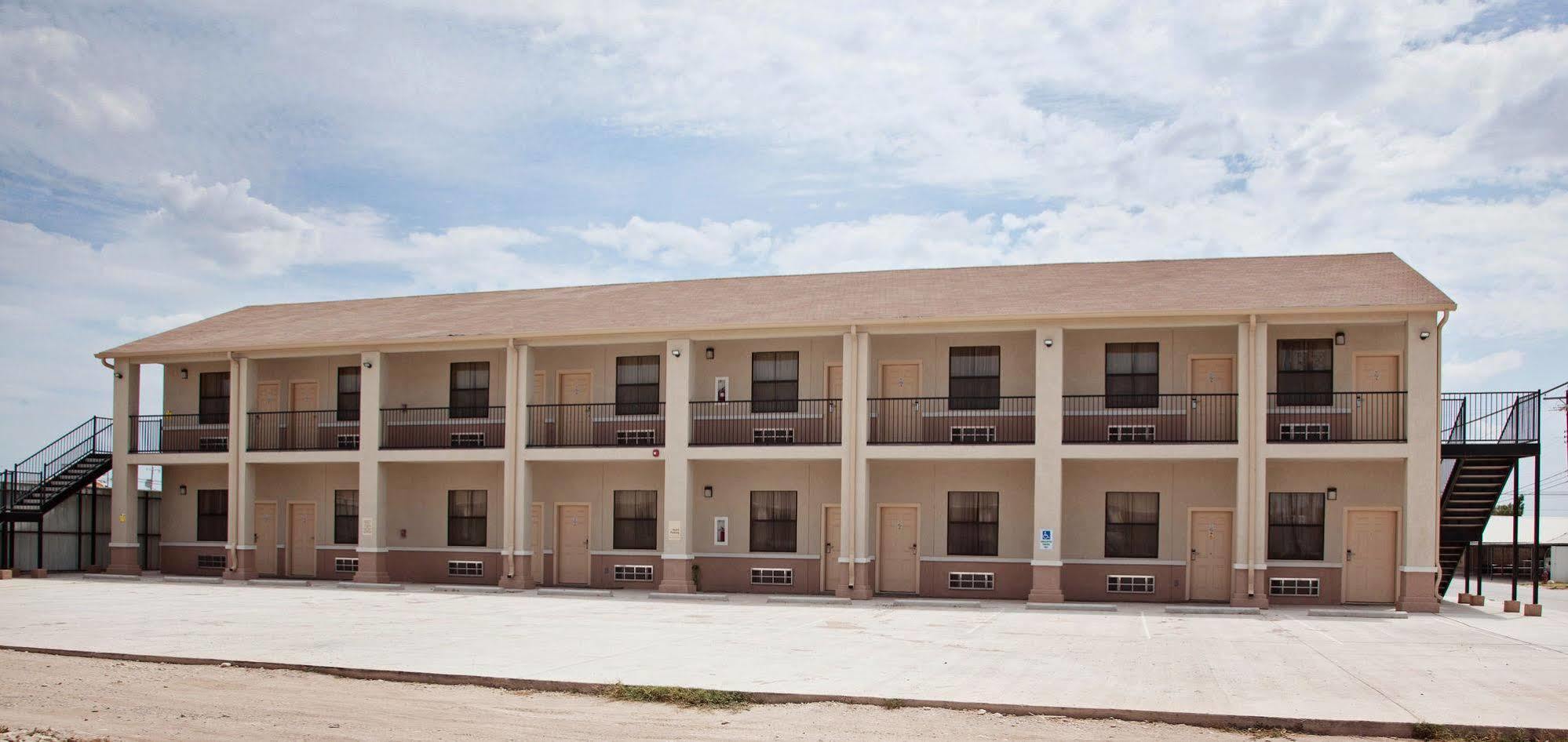 Big Lake Inn And Suites Esterno foto
