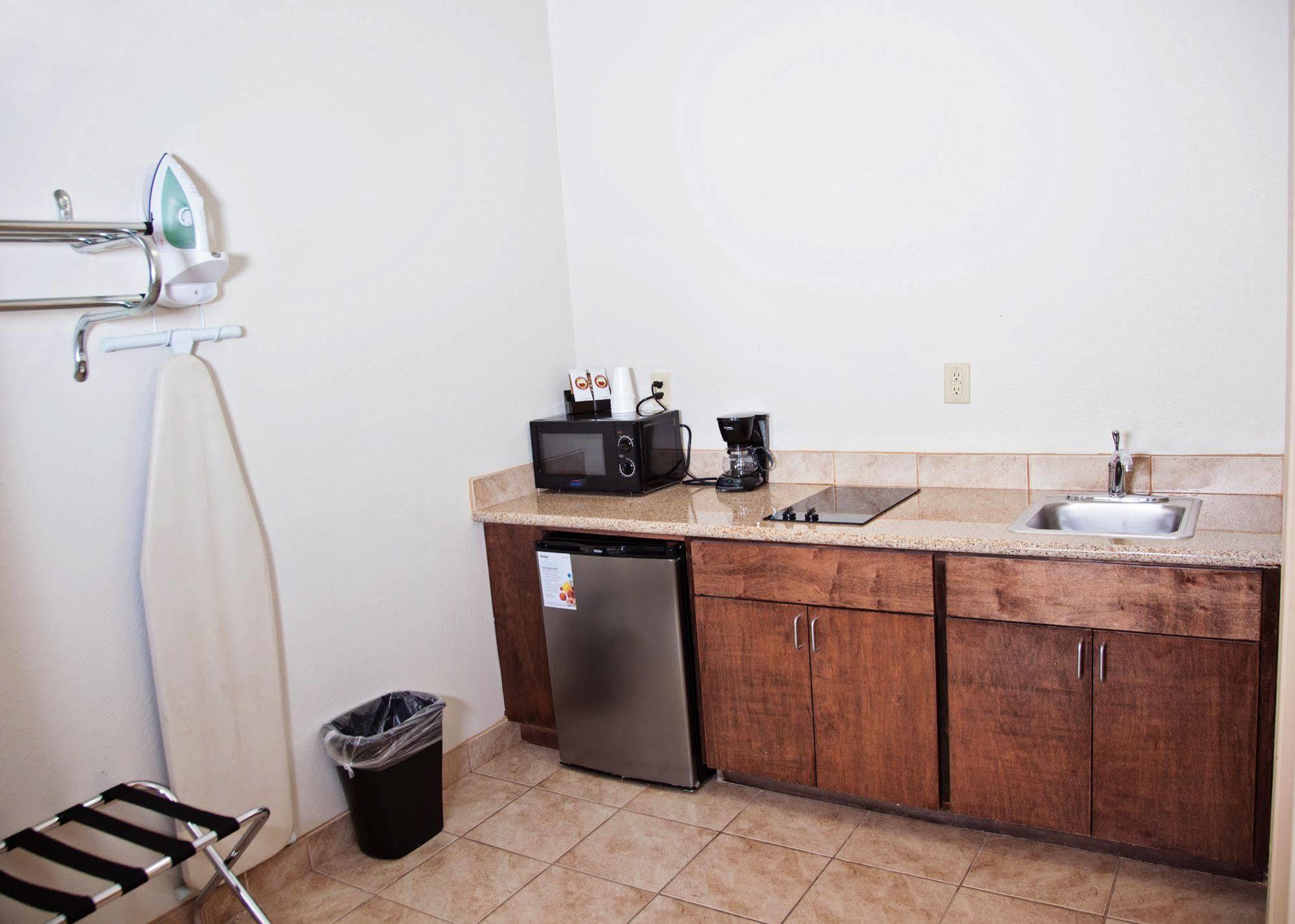 Big Lake Inn And Suites Esterno foto