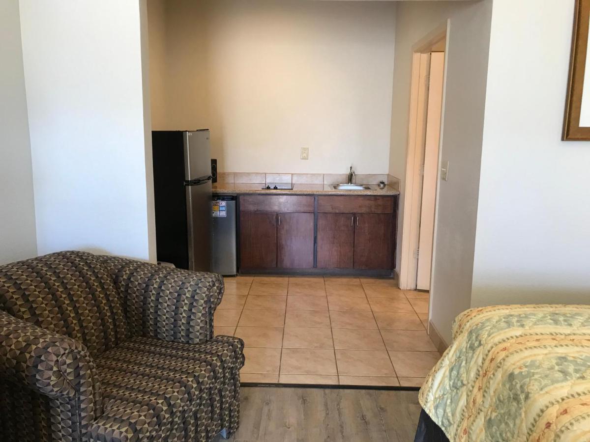 Big Lake Inn And Suites Esterno foto
