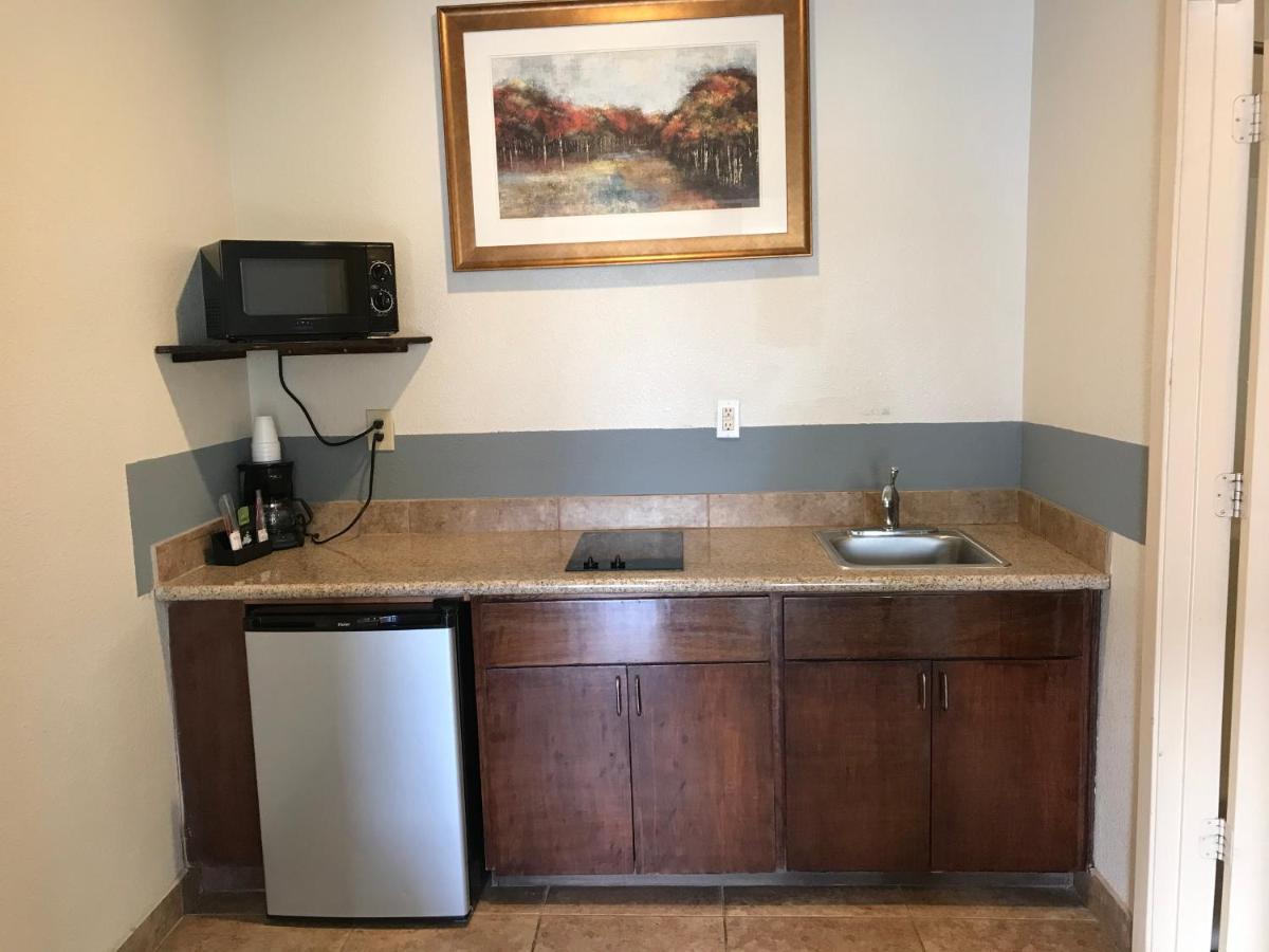 Big Lake Inn And Suites Esterno foto