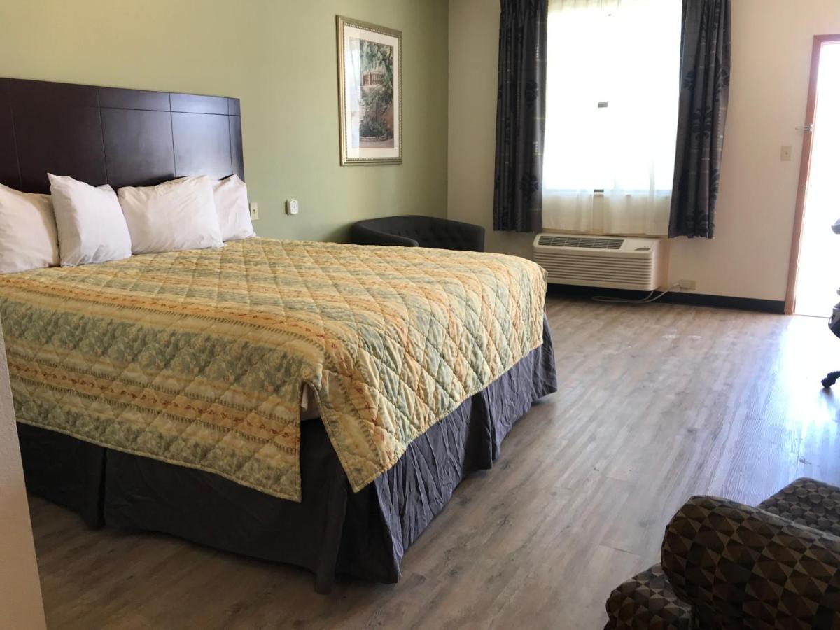 Big Lake Inn And Suites Esterno foto