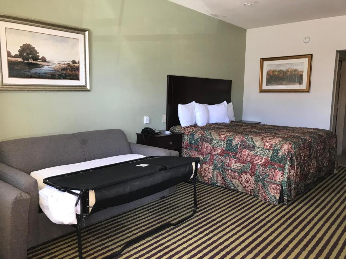 Big Lake Inn And Suites Esterno foto