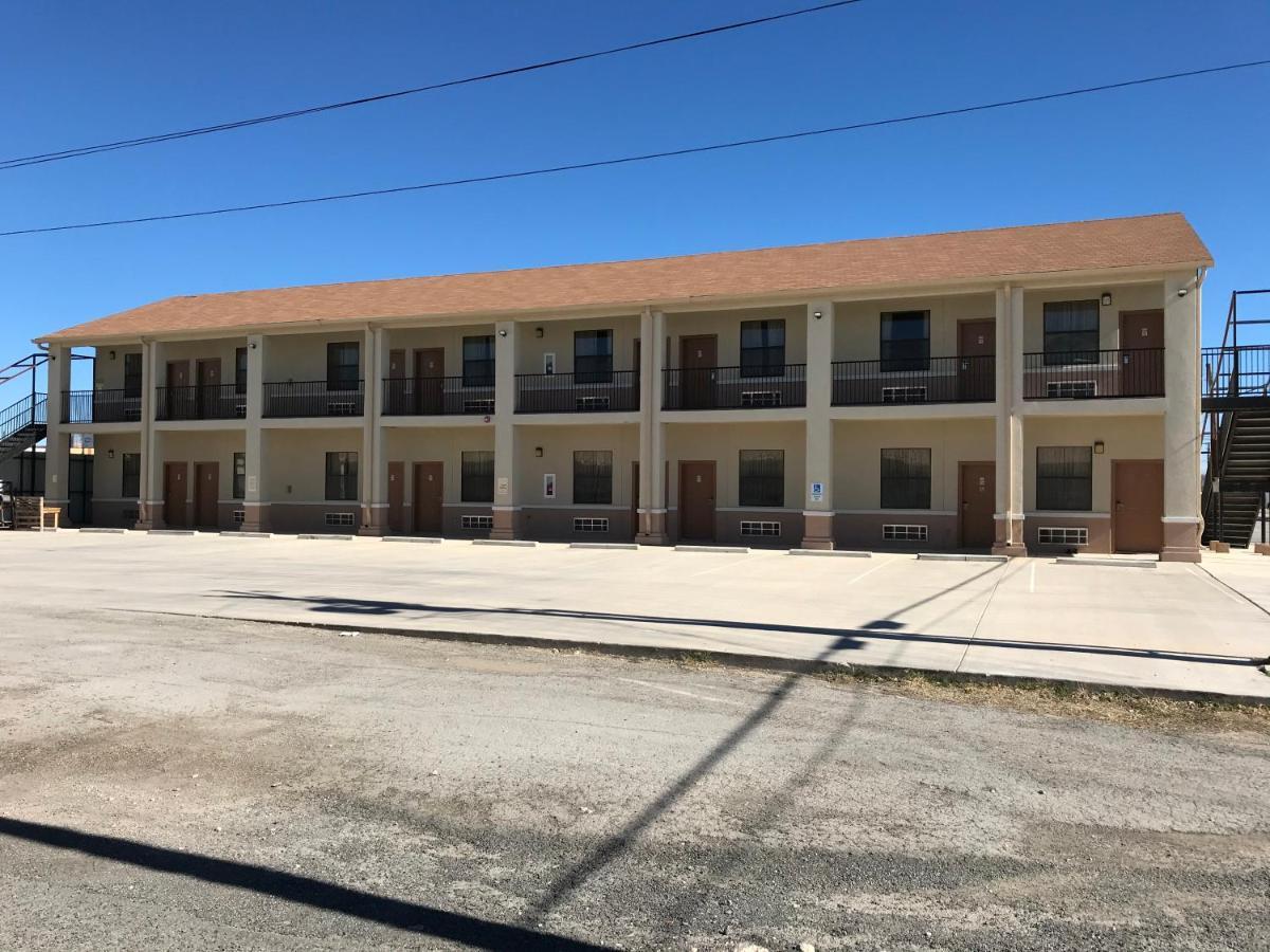 Big Lake Inn And Suites Esterno foto